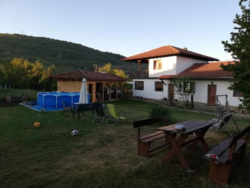 Guest House Yana Tarkaseni Kültér fotó