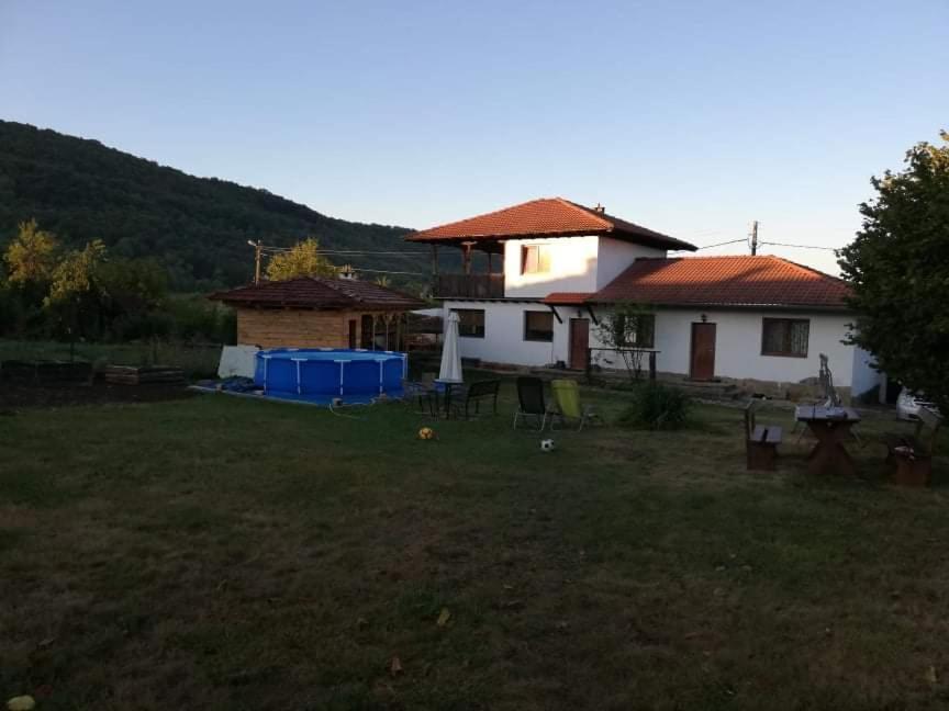 Guest House Yana Tarkaseni Kültér fotó