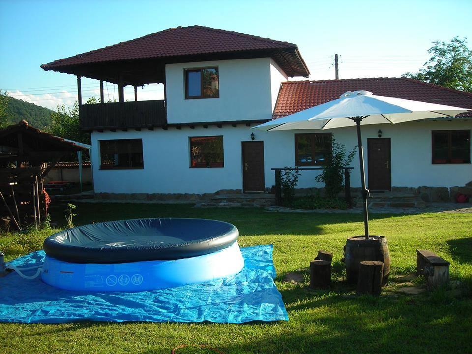 Guest House Yana Tarkaseni Kültér fotó