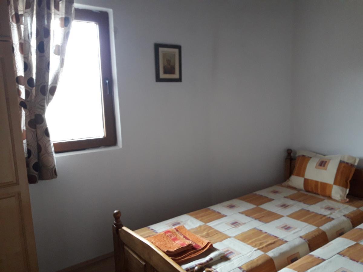 Guest House Yana Tarkaseni Kültér fotó